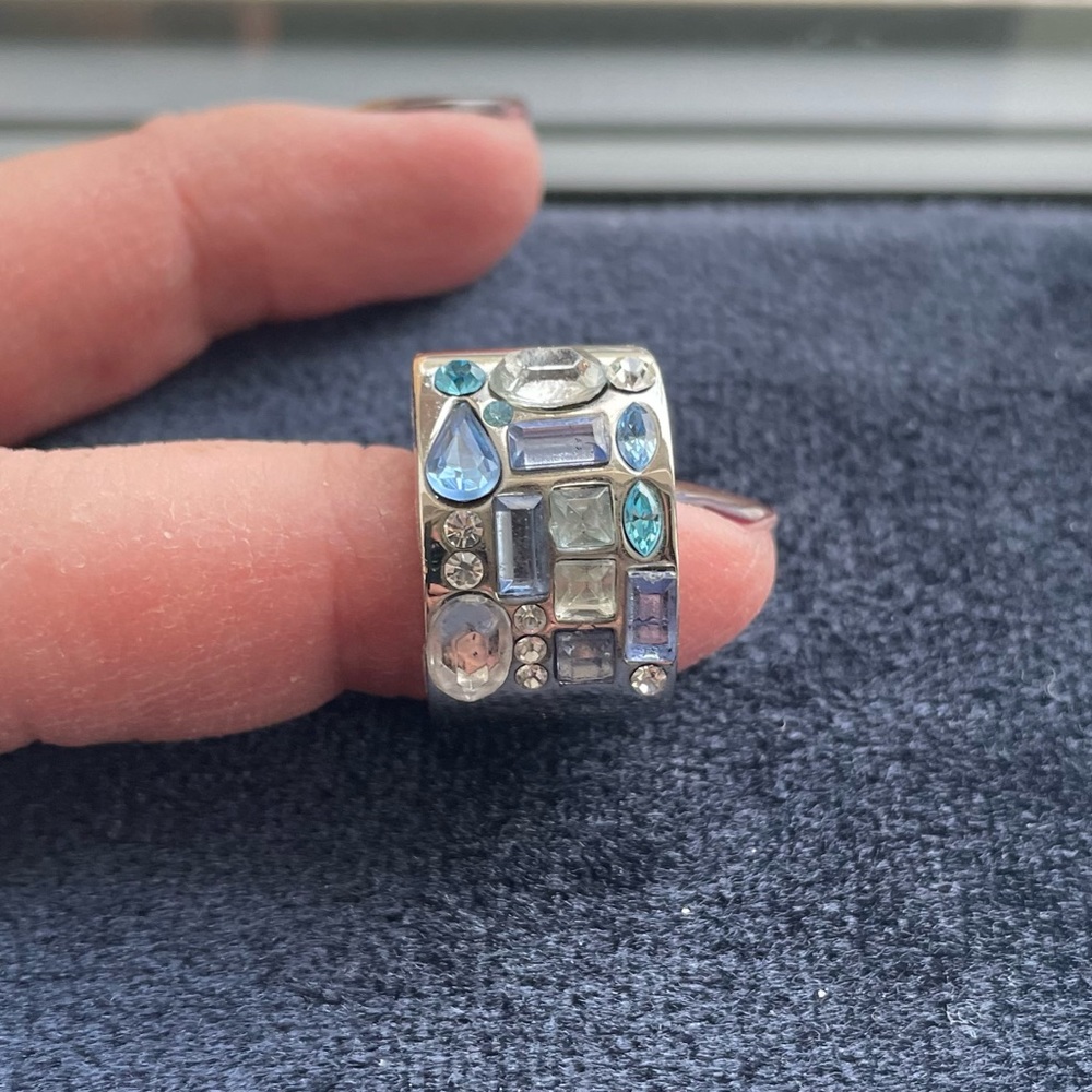 Guess Statement Ring - Picture 2 of 7